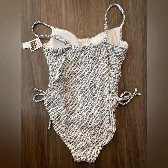 Time and Tru Black and White One Piece Swimsuit with Plunging Neckline size L - Picture 5 of 8